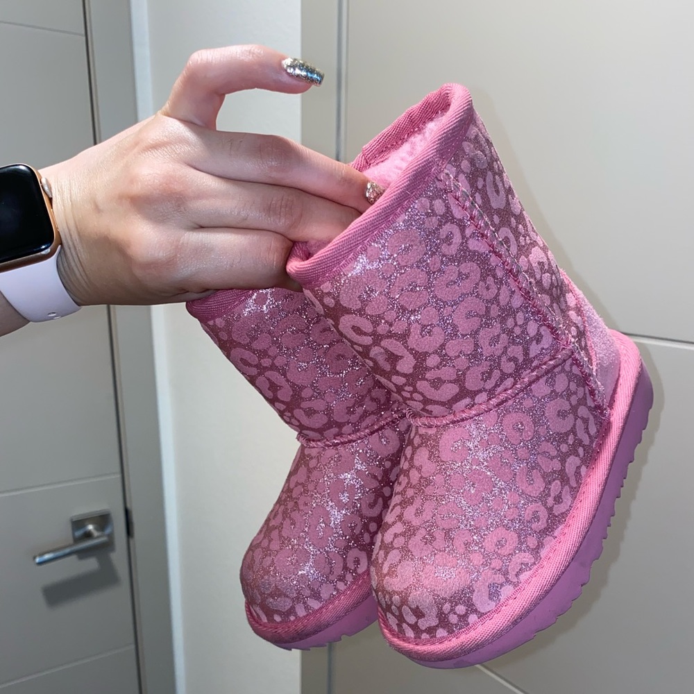 Barely worn cute toddler UGGS